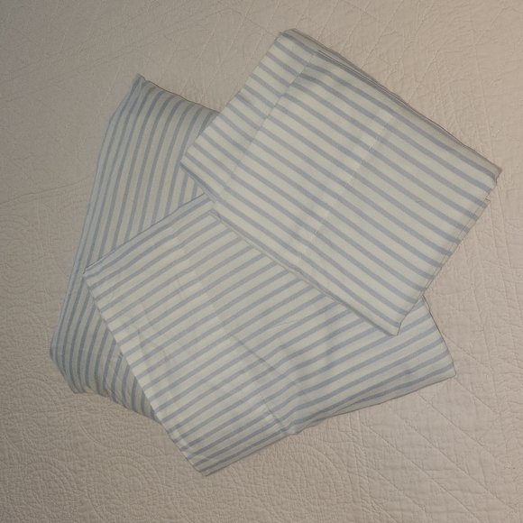 Cynthia Rowley Other - Cynthia Rowley Blue & white striped Full size Sheet Set